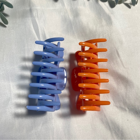 Set of Two Claw Hair Clips 3.5 Inches Long Blue & Orange - Picture 5 of 6